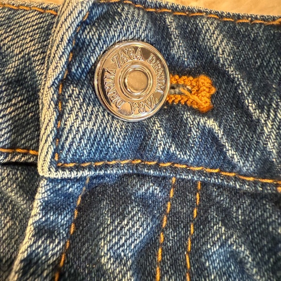 NWOT, Zara Blue Distressed Pencil Skirt - Picture 2 of 7